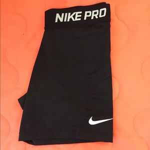 🌸Girl’s Nike pros🌸